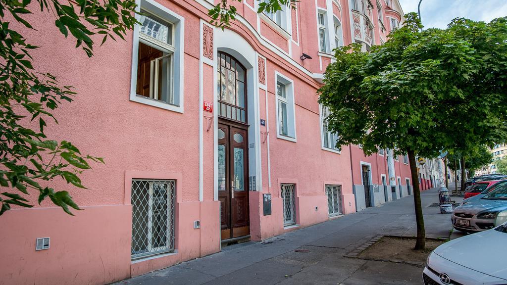 Tower Apartment Praga Zewnętrze zdjęcie